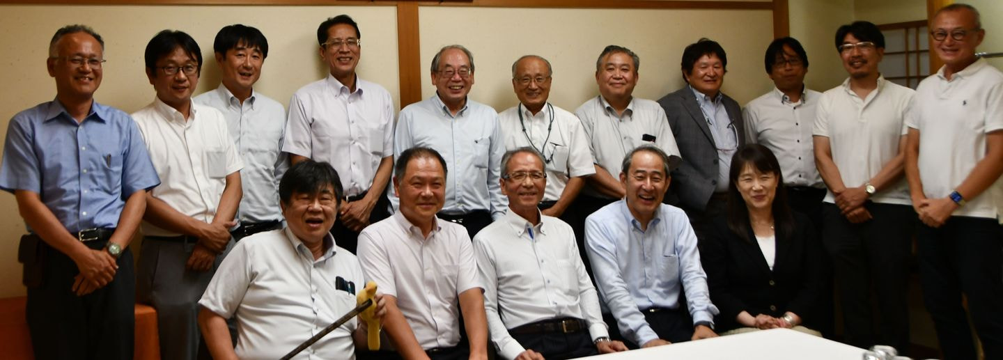 弁護士、社会保険労務士、税理士等で構成さえれた士業者団体メンバー